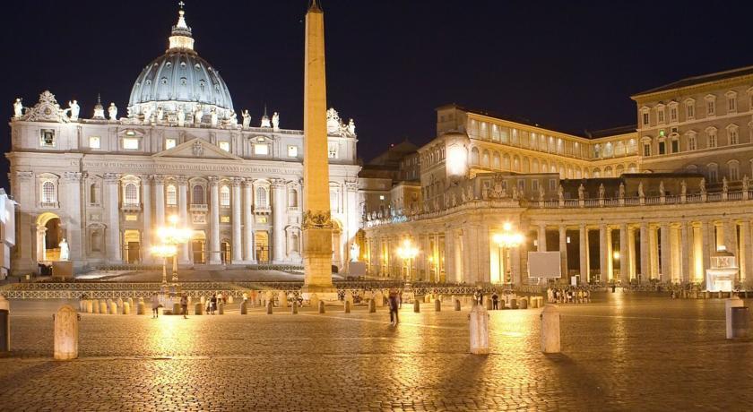 Anna A San Pietro Holiday House โรม ภายนอก รูปภาพ